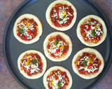 Foto langkah ke 13 dari resep Mini Pizza.