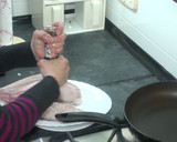 Foto del paso 2 de la receta: Colitas de rape con almejas