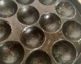 A picture of step 5 of Mini cake in Appam pan.