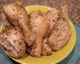 Foto del paso 1 de la receta: Patas de pollo con papas al horno