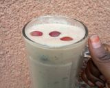 A picture of step 3 of Apple,banana and grapes smoothie.