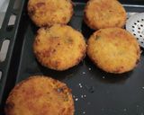A picture of step 5 of Cheezy Noodles Corn Potato Cutlet.