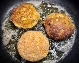 Foto del paso 12 de la receta: Hamburguesas de atún caseras con bagels caseros