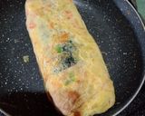 Foto langkah ke 3 dari resep Gyeran Mari (omelete gulung ala korea).
