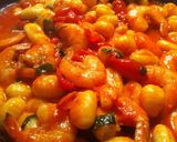 Foto del paso 4 de la receta Gnocchi con langostinos y tomates cherry