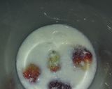 A picture of step 1 of Strawberry shake🍓.