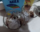 Foto langkah ke 4 dari resep Ice Choco + Ice Mocca Latte ala Mama Zazizu.