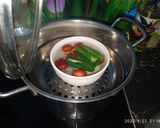 Hình bước làm 4 của món Ăn dặm cho bé: Yến chưng táo đỏ - lá dứa - hạt chia