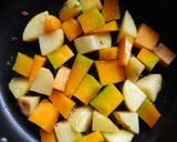 A picture of step 4 of Pumpkin curry.