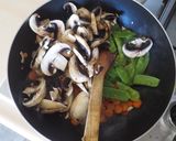 Foto langkah ke 4 dari resep Tumis jamur bumbu kecap.