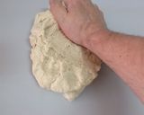 Foto del paso 2 de la receta: Pan amasado (receta chilena)