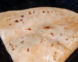 A picture of step 4 of Masala parantha.