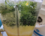 Foto del paso 2 de la receta: Agua de Piña🍍apio y perejil