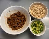 減脂食譜 - 滑蛋牛肉燕麥粥的食譜步驟1照片