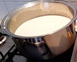 A picture of step 1 of Sheer khurma.