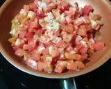 Foto del paso 1 de la receta: Tortilla de patata rellena de tomate natural 👌