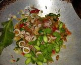 Foto langkah ke 4 dari resep Sambal cumi asin jagung pete .
