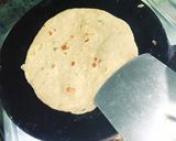 A picture of step 2 of Garlic wheat flour chapati.