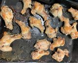 A picture of step 3 of Japanese yakitori-style seasoned chicken wings.