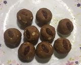 A picture of step 4 of Wheat Flour Ladoo.
