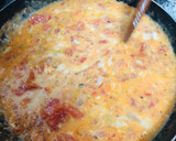 Foto del paso 3 de la receta: Huevo con tomate