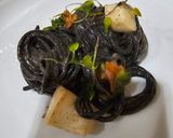 Foto del paso 7 de la receta: Spaghetti negro en salsa de sepia con camagrocs y espárragos