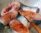 Hình bước làm 2 của món Cá kho nước dừa