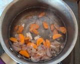 Foto langkah ke 3 dari resep Sayur Bening Daun Kelor, Tahu dan Wortel.