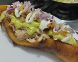 Foto del paso 12 de la receta: Plátano maduro relleno de pollo, chicharrón de cerdo y salsa verde🥯🍖🥑🌮🌯🍗