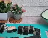Foto langkah ke 4 dari resep Salmon Wakame Roll.