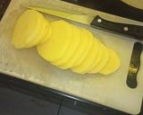 Foto langkah ke 1 dari resep Simple Potato Fritatta.