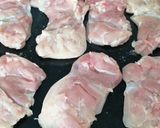 Foto del paso 4 de la receta: Contramuslos al horno con limón y hierbas