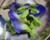 A picture of step 1 of Butterfly pea flower coffee latte.