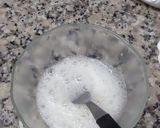 Foto del paso 3 de la receta: Glasé real para decorar huevos de pascua