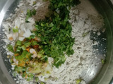 બાજરા ના મેથી કોથમીર લસણ ના ક્રીસપી ઢેબરા