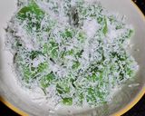 Foto langkah ke 9 dari resep Ongol-Ongol Daun Pandan.