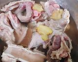 Hình bước làm 1 của món Cuống họng heo hấp sả