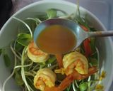 รูปขั้นตอนการทำที่ 2 ของ แกงเหลืองยอดทานตะวันกุ้ง