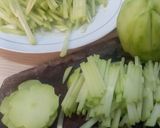 Foto langkah ke 1 dari resep Oseng siyem (labu siam) simple.