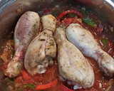 Foto del paso 4 de la receta: Muslos de pollo 🍗 al chilindrón 🍲