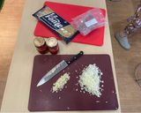 A picture of step 1 of Spaghetti bolognese.