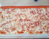 Sajtos virslis csiga leveles tésztából recept fázis 3 fotója