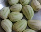 A picture of step 1 of Heeng karie pickle.
