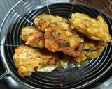 Foto langkah ke 4 dari resep Bakwan Sayur Tanpa Telur.
