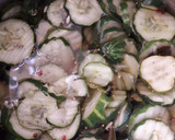 Foto del paso 2 de la receta: Pepinos agridulces para acompañamiento