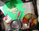 A picture of step 1 of Sheet samosa pakora.