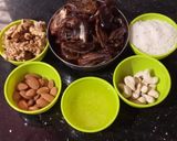વોલનટ ખજૂર કેન્ડી (Walnut Khajoor Candy Recipe In Gujarati) રેસીપી સ્ટેપ1ફોટો