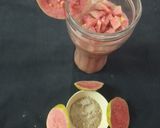 લાલ જામફળ નો જ્યુસ (Lal Jamfal Juice Recipe In Gujarati) રેસીપી સ્ટેપ2ફોટો