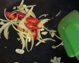 Foto langkah ke 2 dari resep Oseng Kornet Kacang Panjang.
