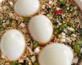 Foto langkah ke 3 dari resep Telor marinasi ramen.